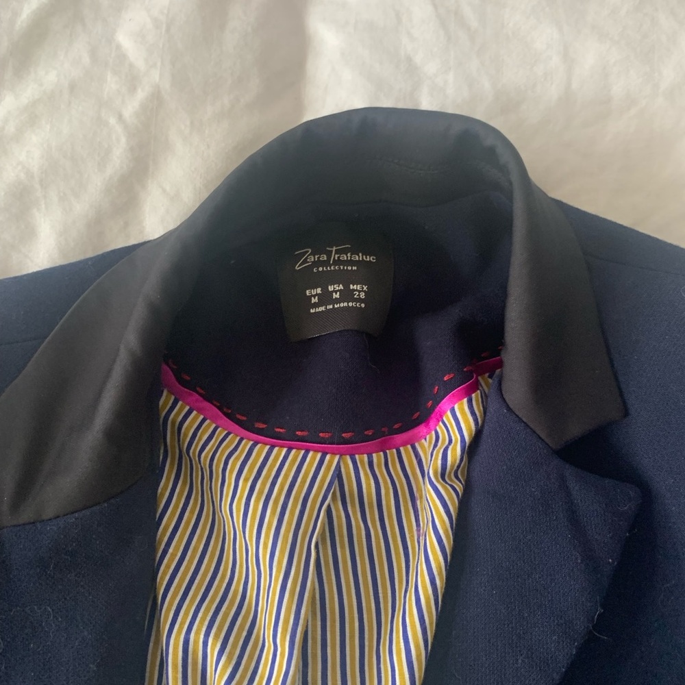 Great Navy Zara Tuxedo style Blazer